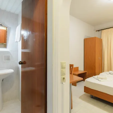 Hotel Dreams *